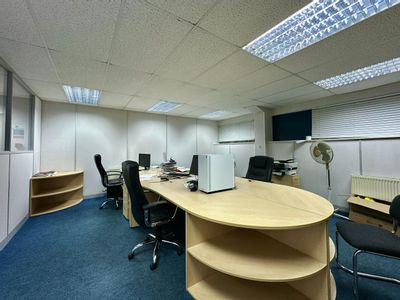 Property Image for Unit 19 Apex Business Centre, Boscombe Road, Dunstable, LU5 4SB