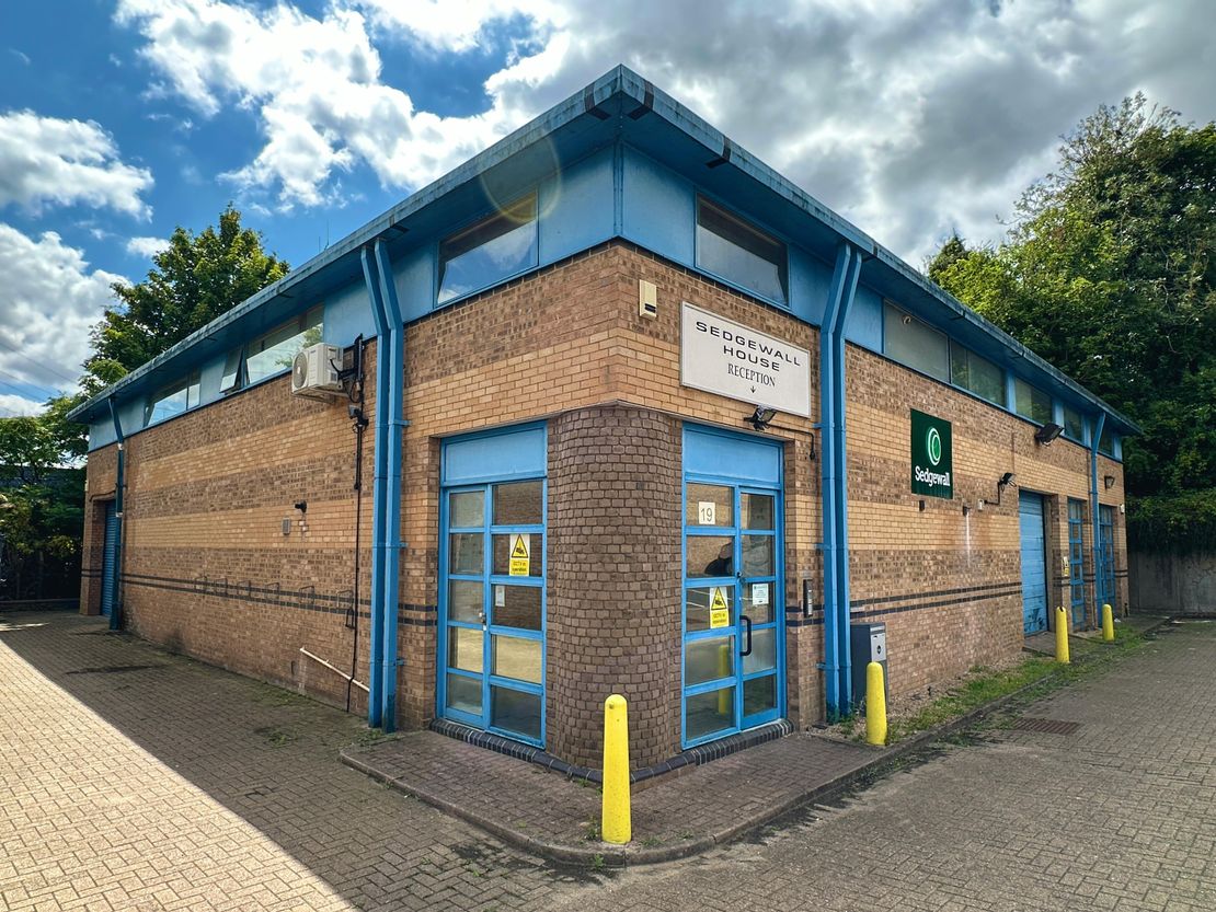 Unit 19 Apex Business Centre, Boscombe Road, Dunstable, LU5 4SB
