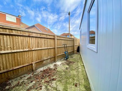 Property Image for R/o 165, West Street, Dunstable, LU6 1PD