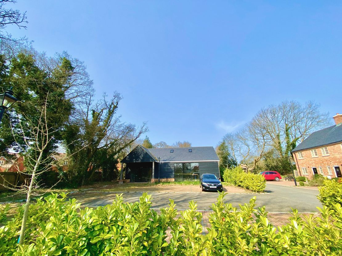Bell Cottage, Dunstable Road, Studham, LU6 2QG