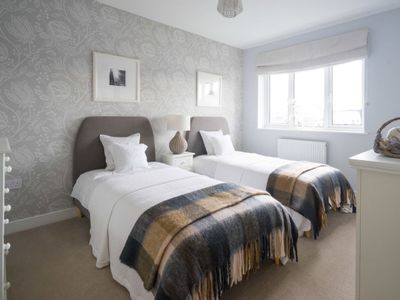 Property Image for 32 JosÃ©  Powell Gardens, Thorpe le Soken
