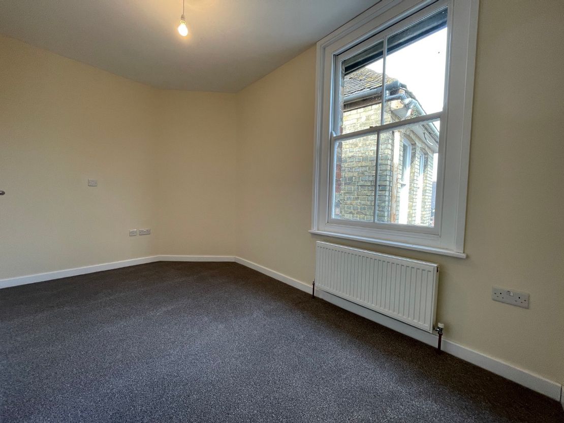42 42a & 42b, High Street, Ashford, Kent, TN24 8TE