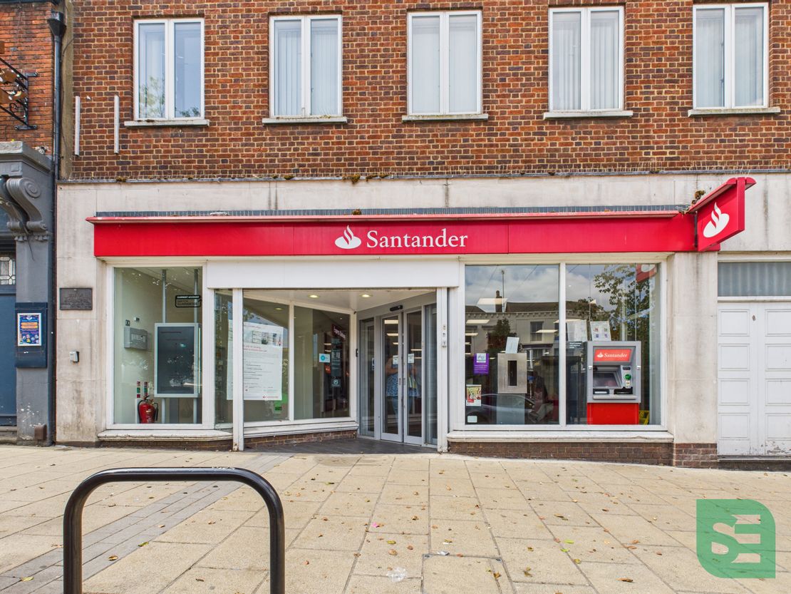 11 High Street North, Dunstable, Bedfordshire, LU6 1HY
