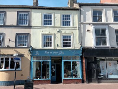 Property Image for 2 Market Place, Driffield, East Riding of Yorkshire, YO25 6AP
