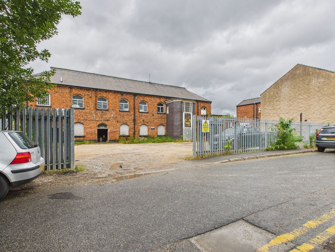Eaton Court, Eaton Street, Crewe, Cheshire, CW2 7EG