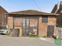 Property Image for R/o 13 High Street North, Dunstable, Bedfordshire, LU6 1HX