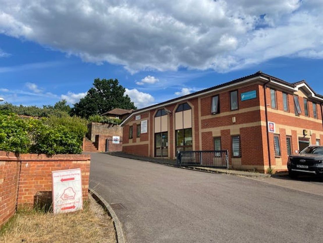 Unit 8, Forest Park Business Units, Bracknell, RG12 0XQ