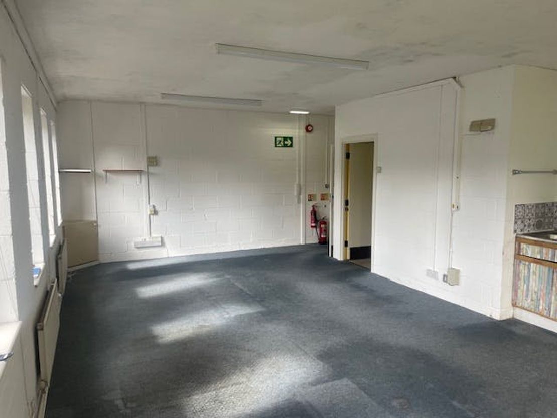 Unit 8, Forest Park Business Units, Bracknell, RG12 0XQ