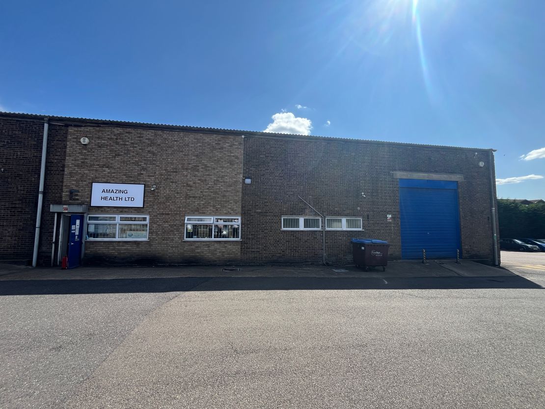 Unit E Kingsway Industrial Estate, Kingsway, Luton, Bedfordshire, LU1 1LP