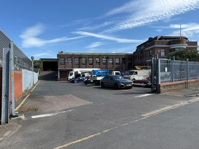 Property Image for 31 Second Avenue, Chatham, Kent, ME4 5AU