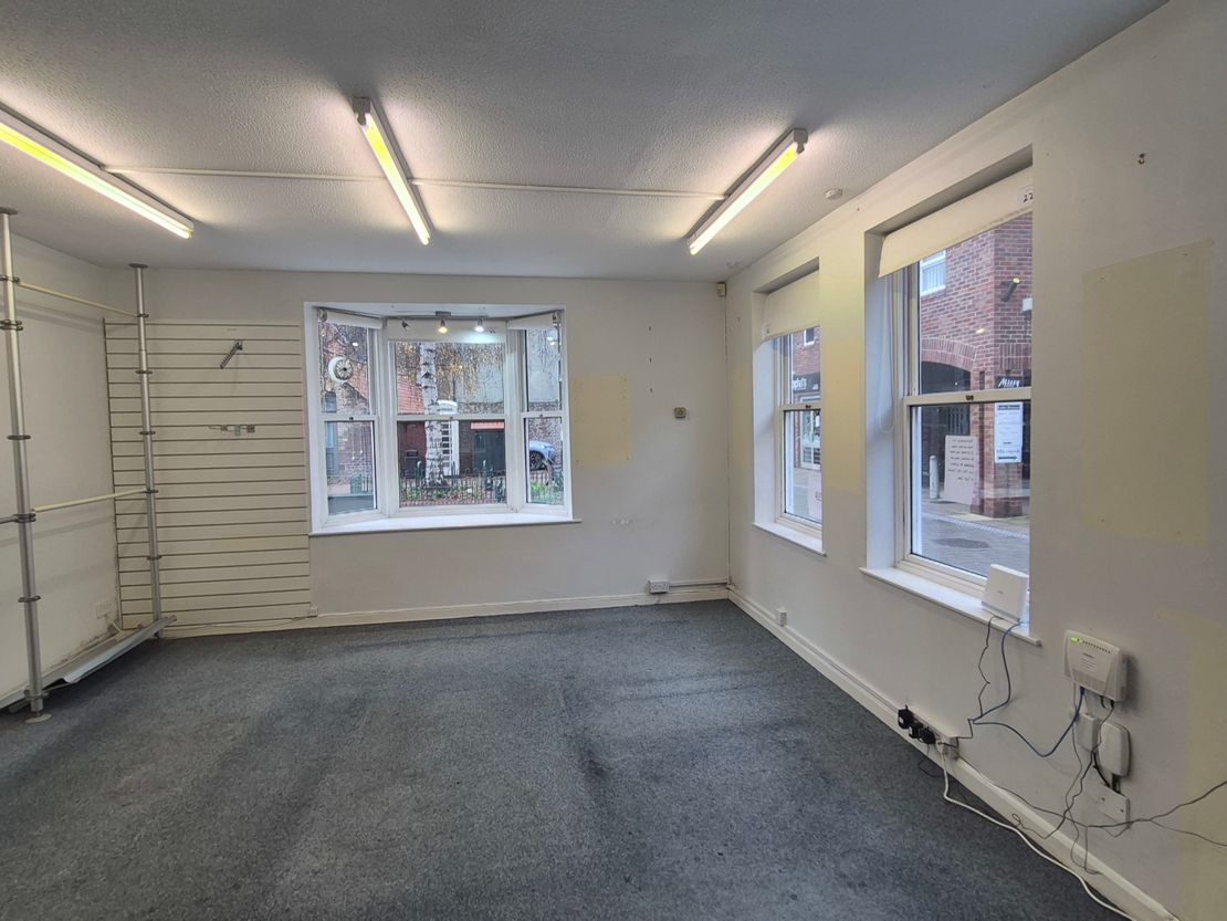 8 Dyer Lane, Beverley, East Riding Of Yorkshire, HU17 8AE