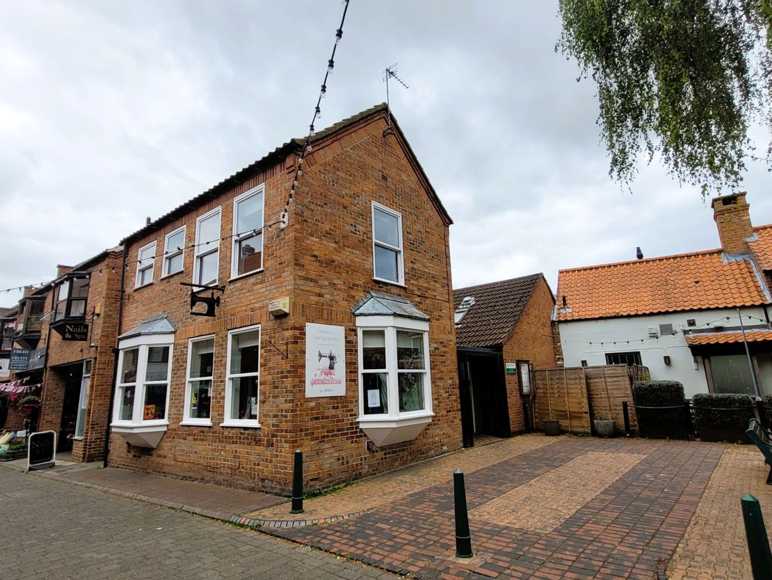 8 Dyer Lane, Beverley, East Riding Of Yorkshire, HU17 8AE