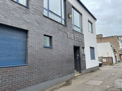 Property Image for The Studio, 5 Newton Terrace Lane, Glasgow, Lanarkshire, G3 7PB