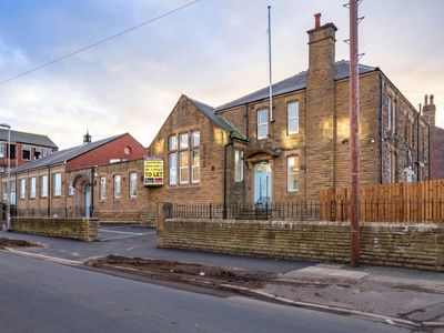Property Image for Alex House, South Parade, Leeds, LS27 8AJ