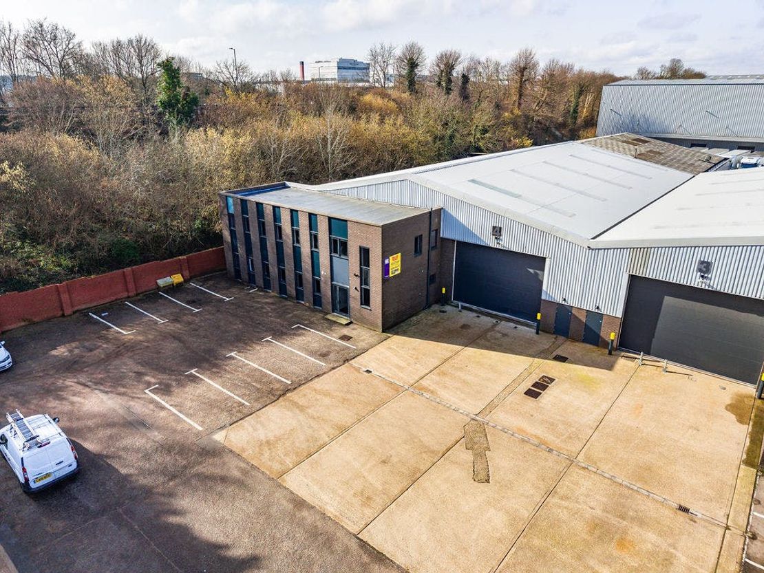 Units 3 & 4, Bracknell Business Centre, Downmill Road, Bracknell, RG12 1QS