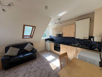 Property Image for 140-142 Caversham Rd, Reading RG1 8AZ