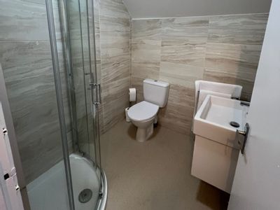 Property Image for 140-142 Caversham Rd, Reading RG1 8AZ