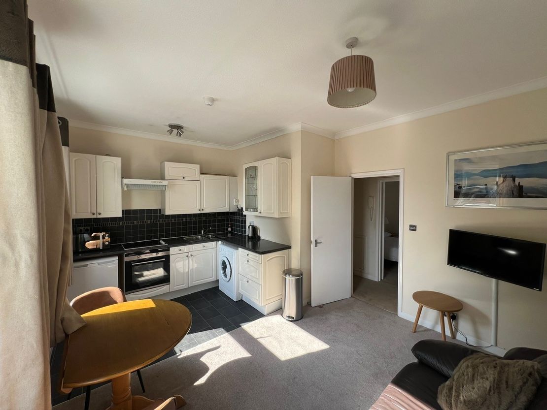 140-142 Caversham Rd, Reading RG1 8AZ