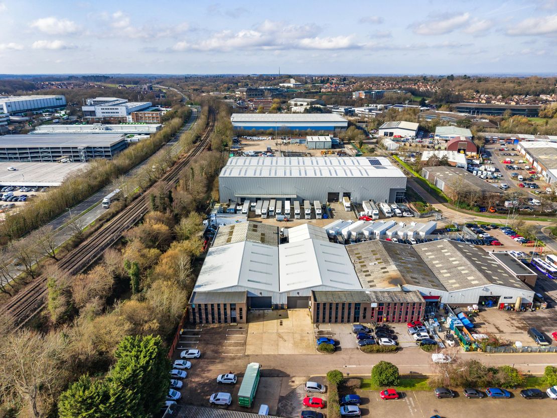 Units 3 & 4 Bracknell Business Centre, Downmill Road, Bracknell, RG12 1QS