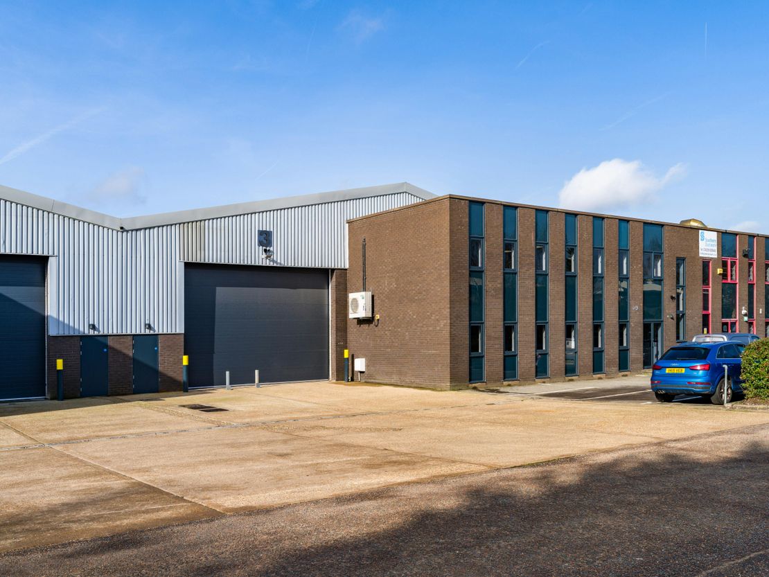 Units 3 & 4 Bracknell Business Centre, Downmill Road, Bracknell, RG12 1QS