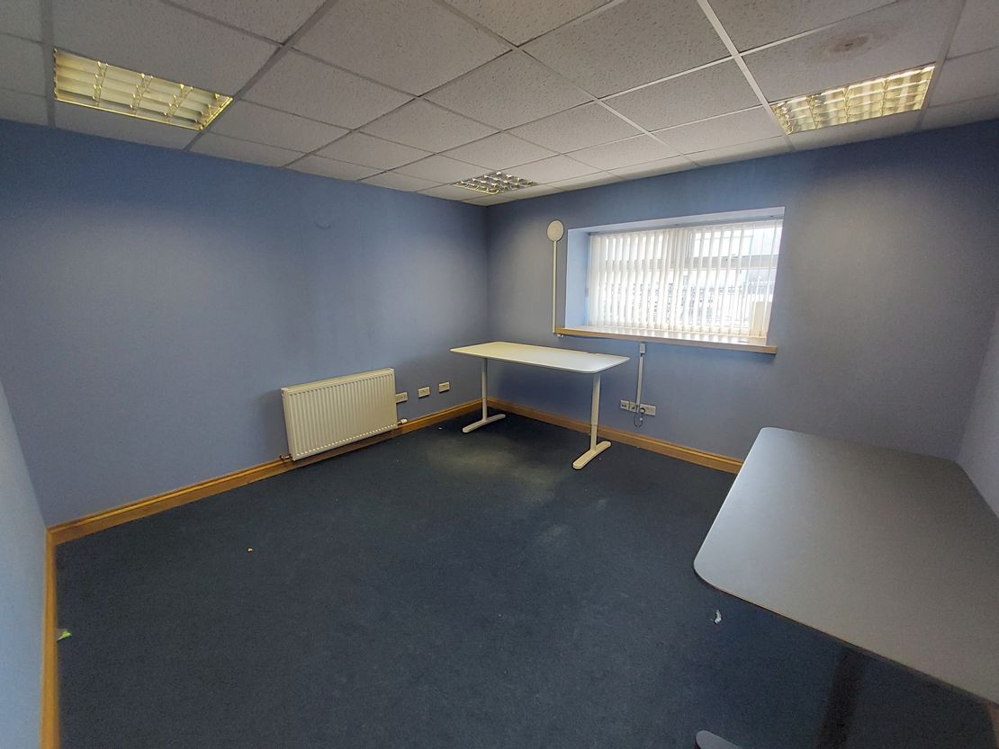 Unit E, Lochlands Industrial Estate, Larbert, FK5 3NS