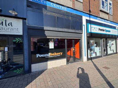 Property Image for 38a Carlton Street, Castleford, West Yorkshire, WF10 1BA