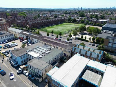 Property Image for Peerglow Estate, 8 Queensway, Enfield, Greater London, EN3 4SB