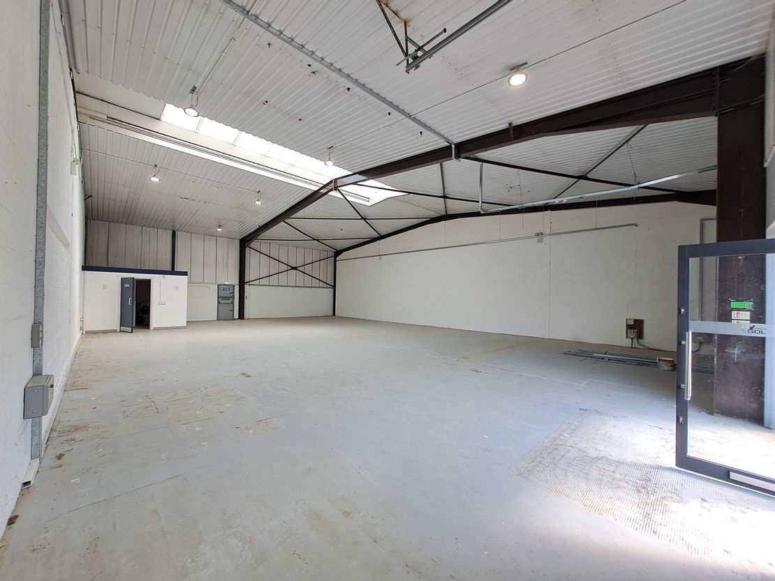 3 Stacey Bushes Trading Centre, Erica Road, Stacey Bushes, Milton Keynes, MK12 6HS