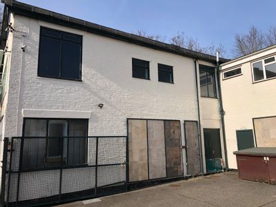 Property Image for International Tile Store, 30 Tunnel Road, Tunbridge Wells, Kent, TN1 2BT