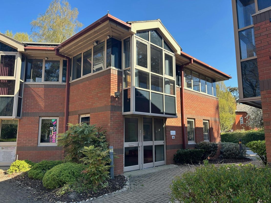Unit 4, Wellington Business Park, Crowthorne, RG45 6LS