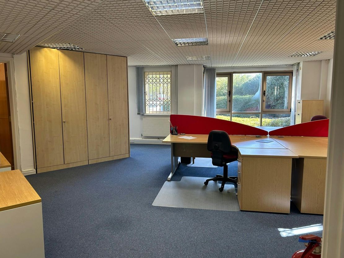 Unit 4, Wellington Business Park, Crowthorne, RG45 6LS