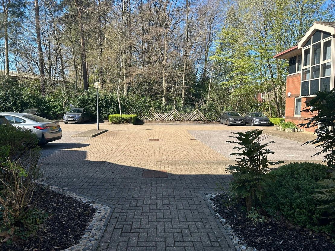 Unit 4, Wellington Business Park, Crowthorne, RG45 6LS