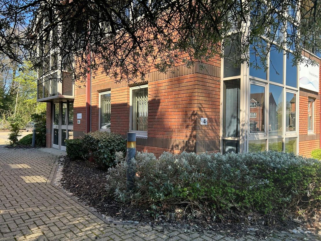 Unit 4, Wellington Business Park, Crowthorne, RG45 6LS