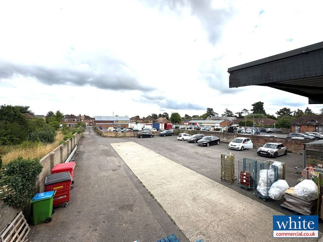 3 Market Square, Bicester, OX26 6AA
