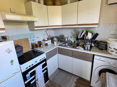 Property Image for Flat 10, Tiree House, Franklin Avenue, Slough, Berkshire, SL2 1DJ