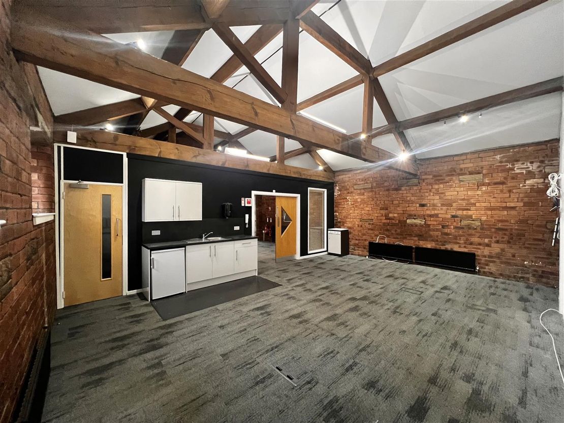 Office Suite, Headrow House, 19 Old Leeds Road