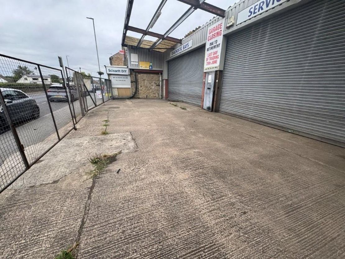141-143 Wakefield Road, Scissett, Huddersfield