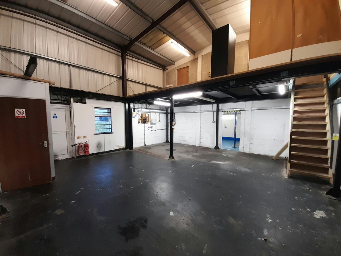 Dolphin Park, Evingar Trading Estate, Ardglen Road, Whitchurch, RG28 7BB