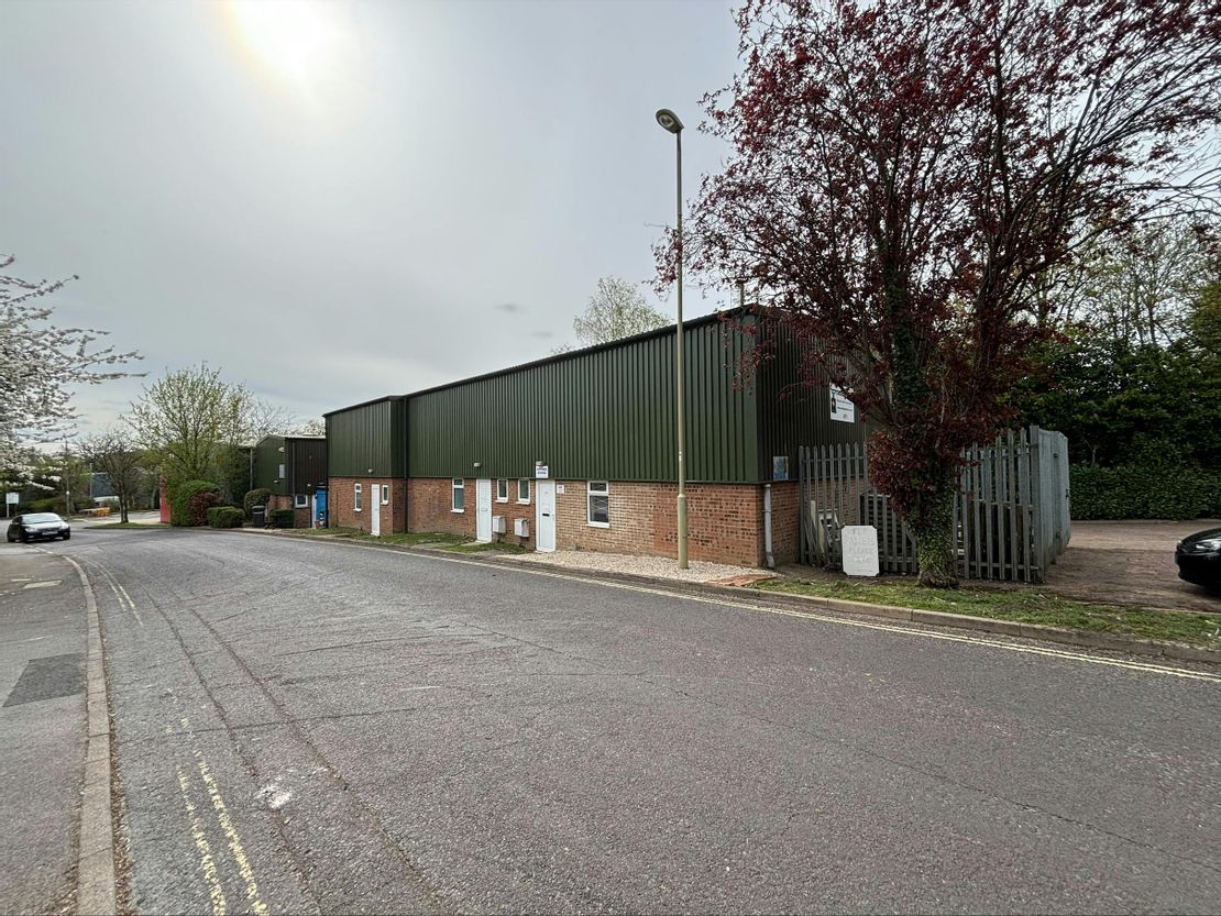 Dolphin Park, Evingar Trading Estate, Ardglen Road, Whitchurch, RG28 7BB
