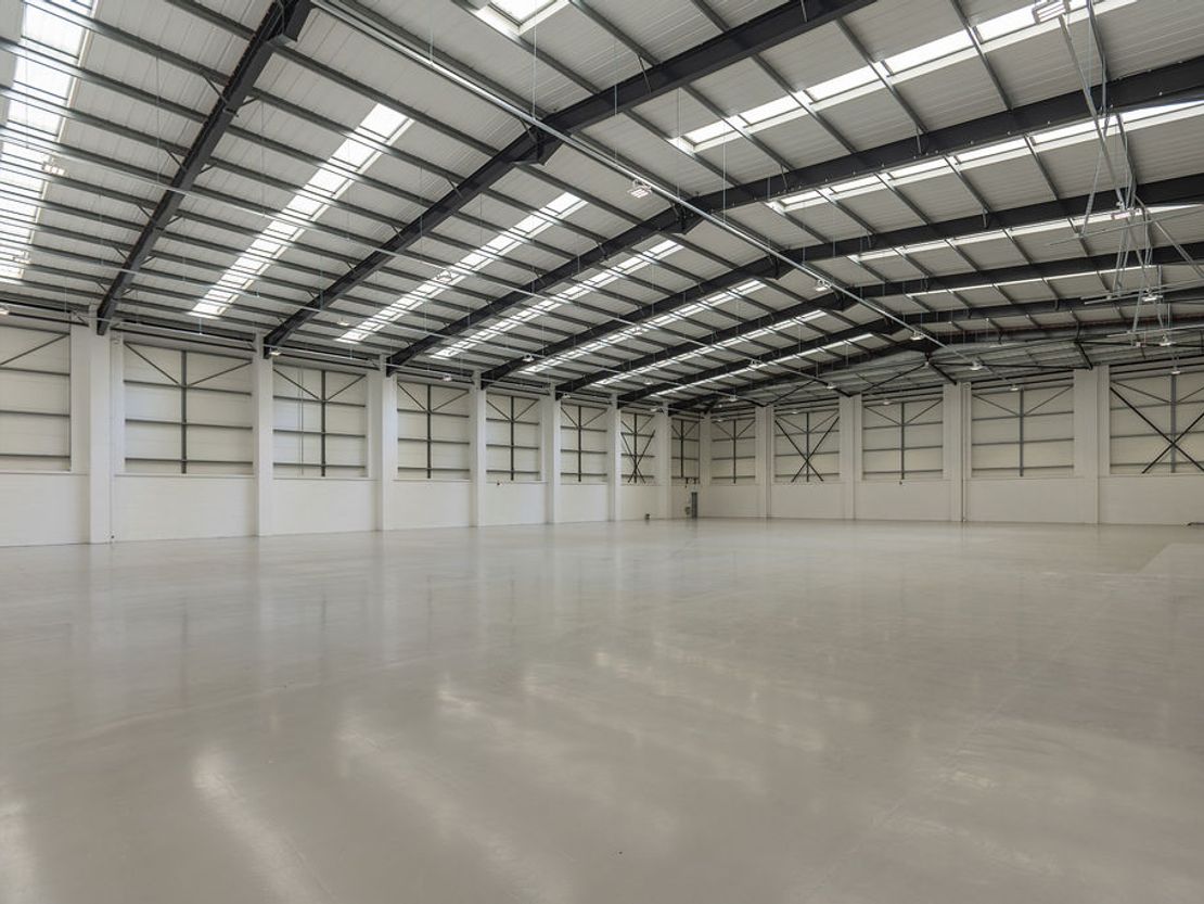 Unit 8 The Sterling Centre, Eastern Rd, Bracknell RG12 2PW