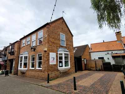 Property Image for 8 Dyer Lane, Beverley, East Riding Of Yorkshire, HU17 8AE