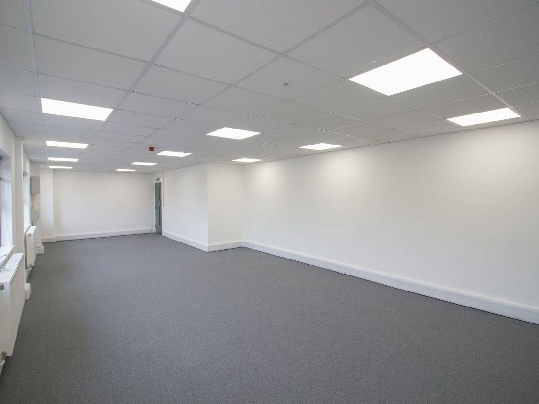 Units 9 & 10 Airlinks Industrial Estate, Spitfire Way, Heston, TW5 9NR