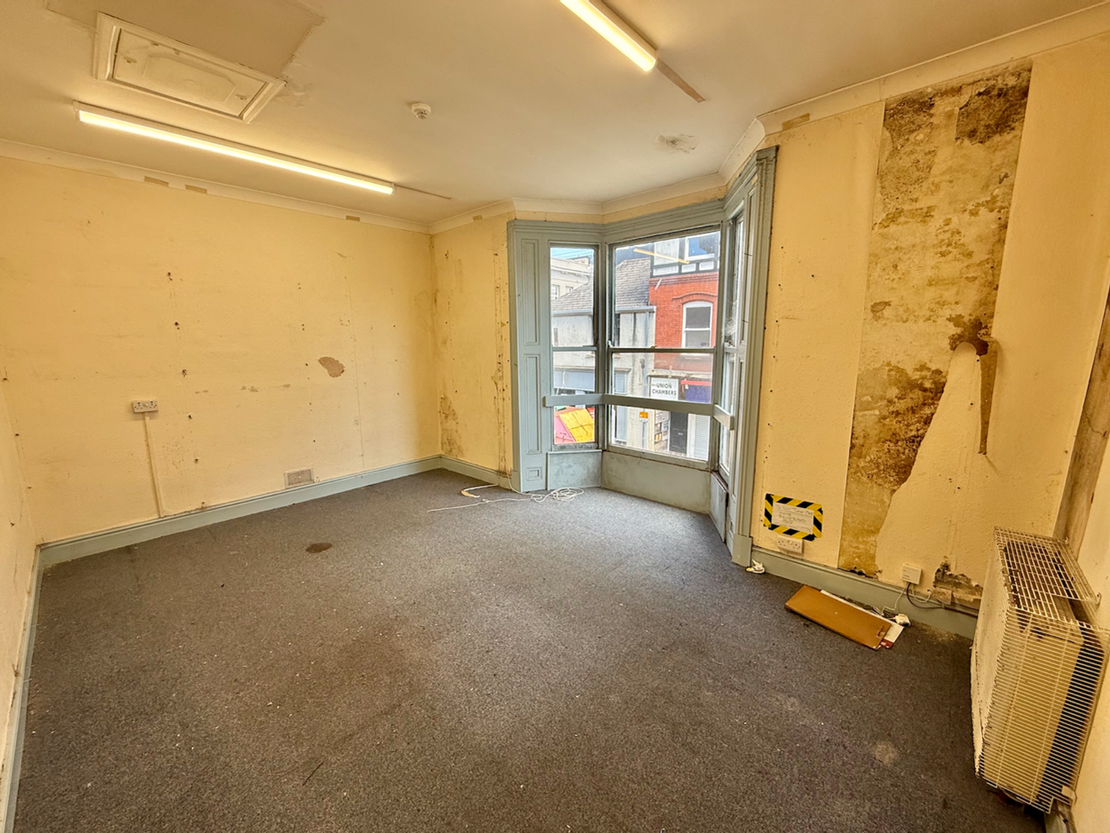14 Union St, Swansea SA1 3EF