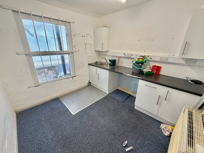 Property Image for 14 Union St, Swansea SA1 3EF