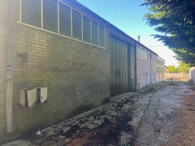 Property Image for Garage / Workshop Unit Blounts Ct Rd, Henley-on-Thames