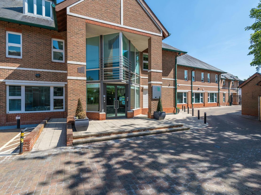 Chertsey Gate, Chertsey, 43-47 London Street, Chertsey, KT16 8AP