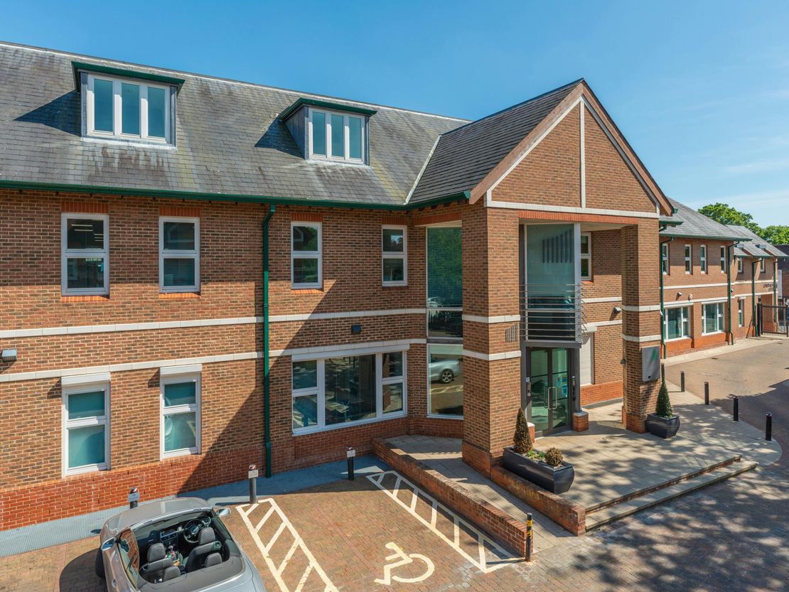 Chertsey Gate, Chertsey, 43-47 London Street, Chertsey, KT16 8AP