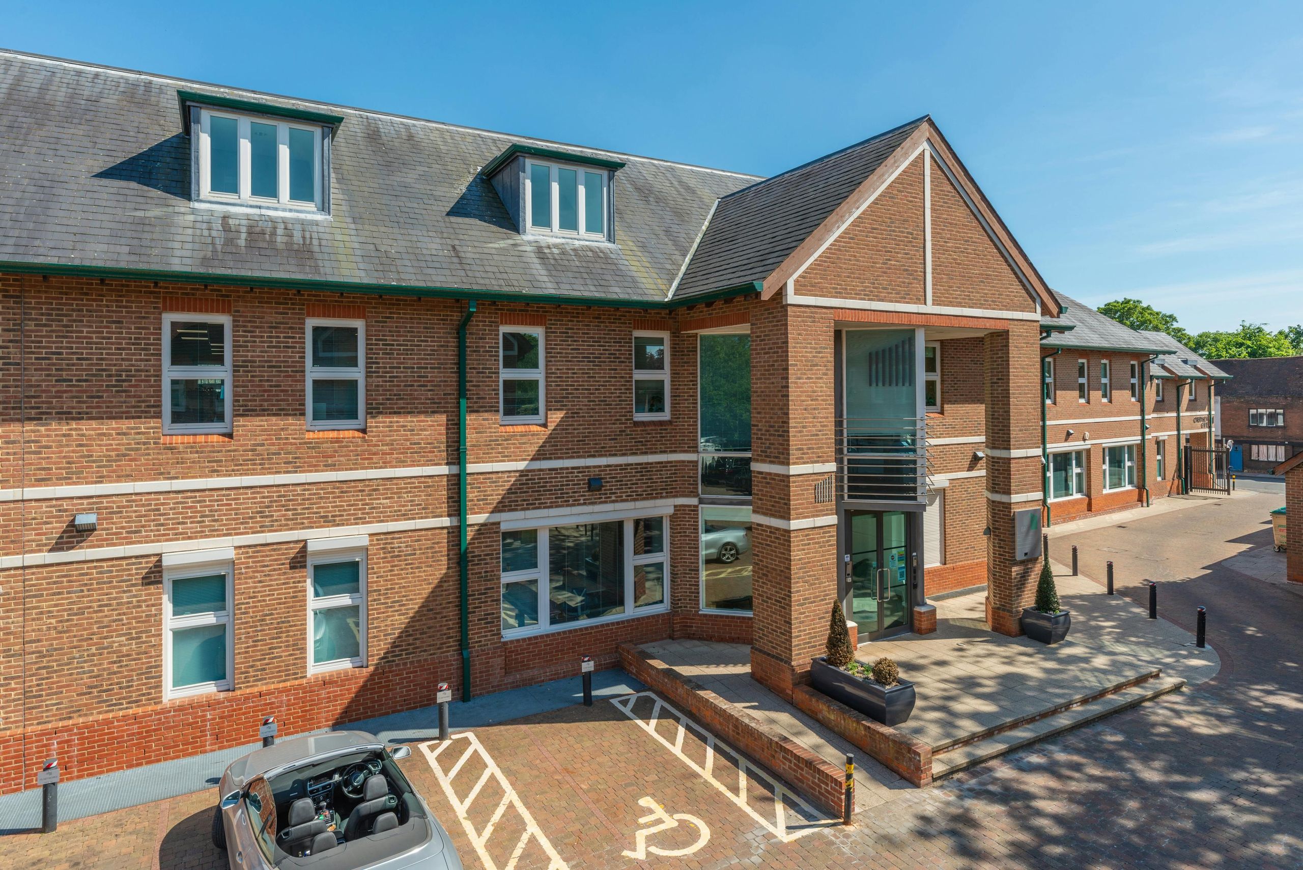 To Let: Chertsey Gate, Chertsey, 43-47 London Street, Chertsey, KT16 ...