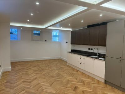 Property Image for Offices, 7 High Street, Windsor, SL4 1LD