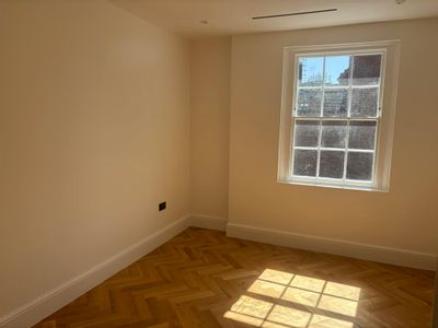 Property Image for Offices, 7 High Street, Windsor, SL4 1LD
